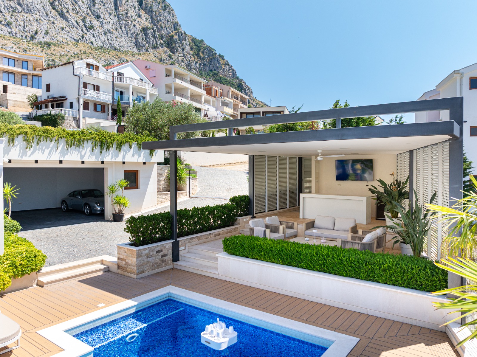 Exklusive Designervilla mit Panoramablick auf die Adria und Sveti Stefan