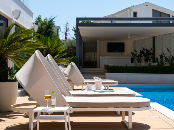 Exklusive Designervilla mit Panoramablick auf die Adria und Sveti Stefan