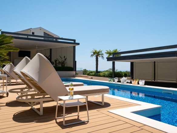 Exklusive Designervilla mit Panoramablick auf die Adria und Sveti Stefan