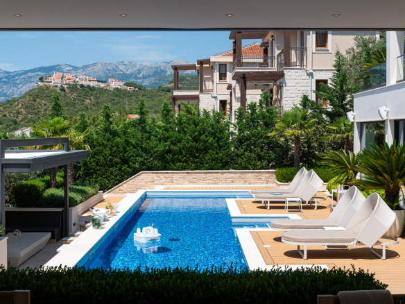 Exklusive Designervilla mit Panoramablick auf die Adria und Sveti Stefan