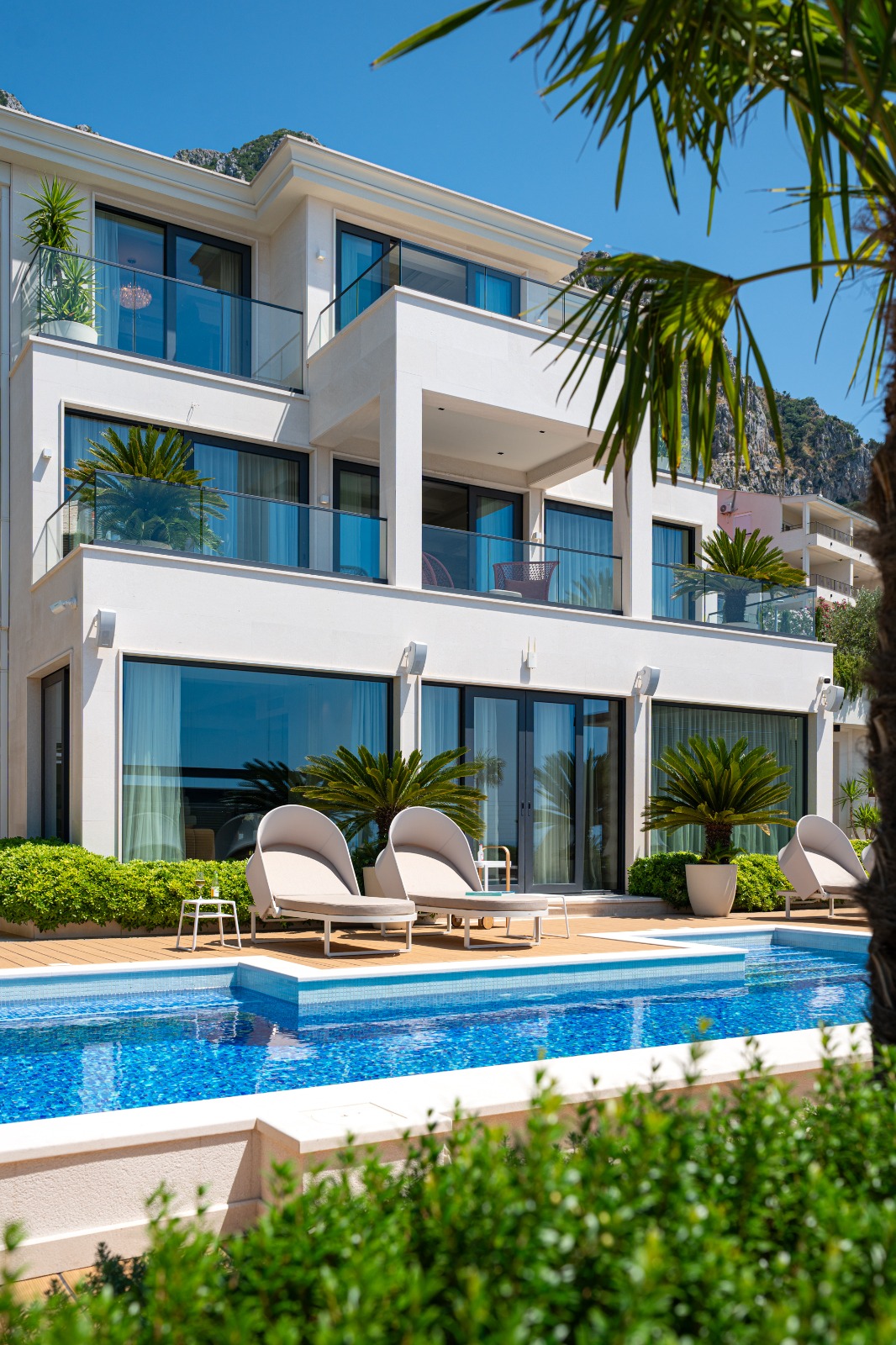 Exklusive Designervilla mit Panoramablick auf die Adria und Sveti Stefan