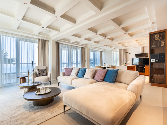 Exklusive Designervilla mit Panoramablick auf die Adria und Sveti Stefan